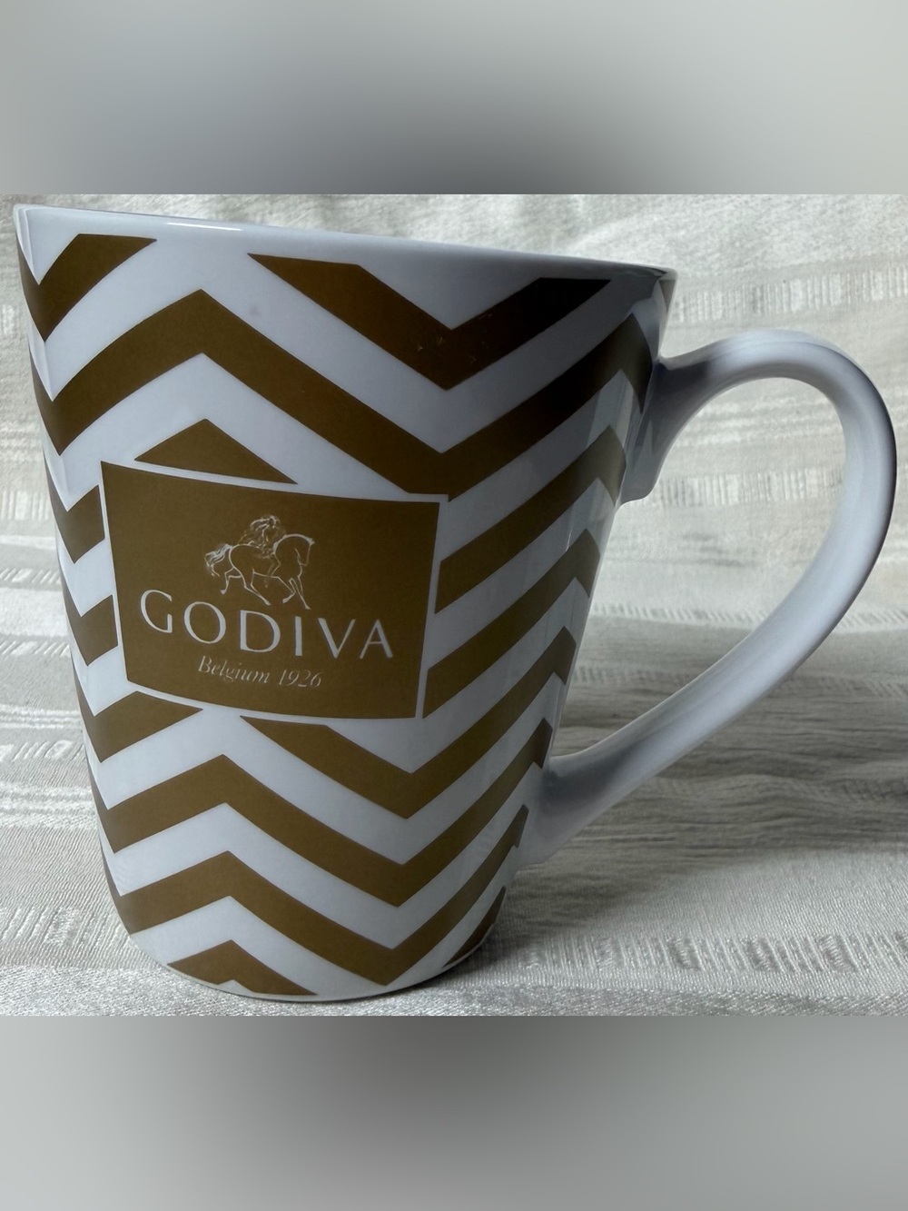 Godiva 2015 Gold White Chevron Ceramic Coffee Mug Belgium 1926